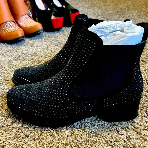 Sparkling Booties - Picture 1 of 4